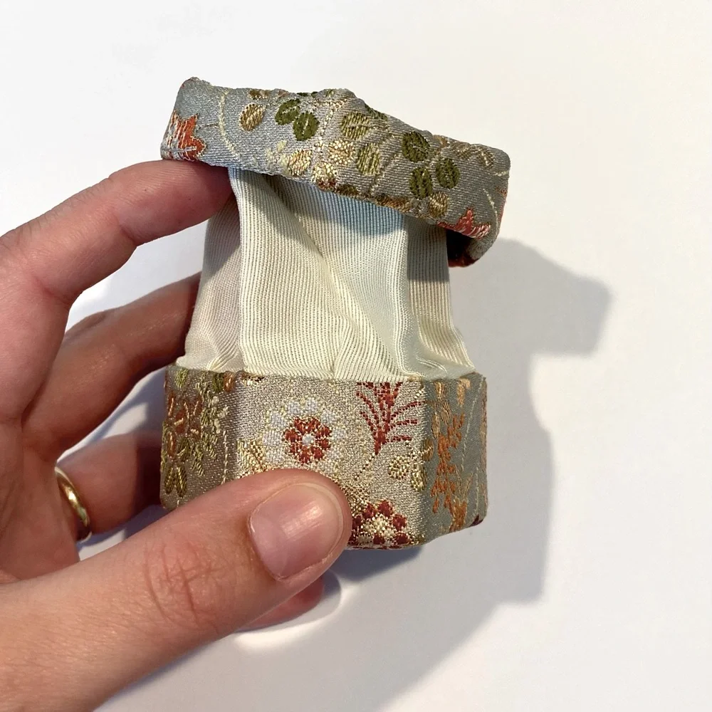 Japanese Silk Puzzle Box Jewelry Case Coin Purse Made In Japan 🇯🇵 - Picture 4 of 5